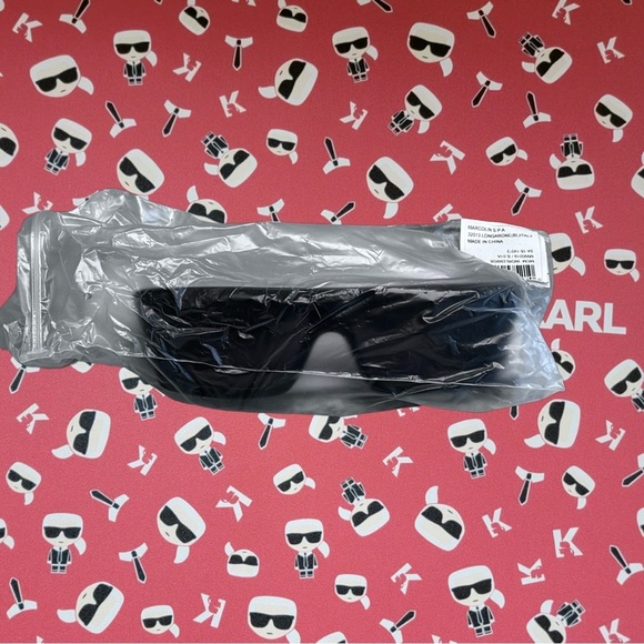 Karl Lagerfeld Chunky Rectangle
Sunglasses - KLJ6147S - Picture 6 of 7